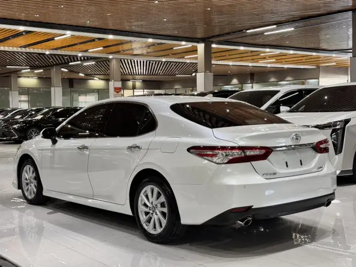 Toyota Camry 2021 Model 2.0G Deluxe Edition