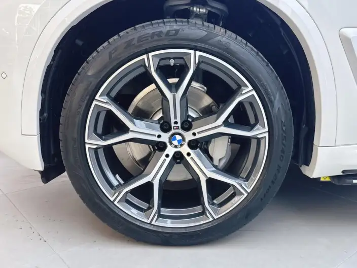 BMW X5 2023 Model xDrive30Li M Sports Set – фото 7