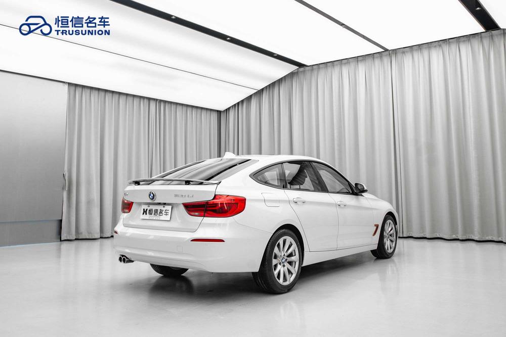 BMW 3 Series GT 2018 320i Fashion – фото 6