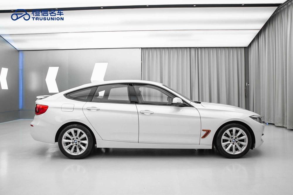 BMW 3 Series GT 2018 320i Fashion – фото 7