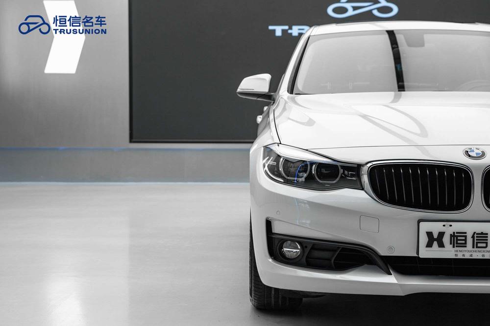 BMW 3 Series GT 2018 320i Fashion – фото 10