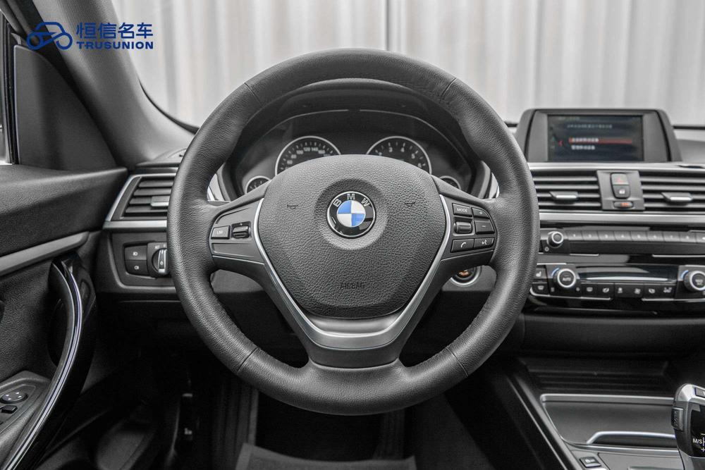 BMW 3 Series GT 2018 320i Fashion – фото 15