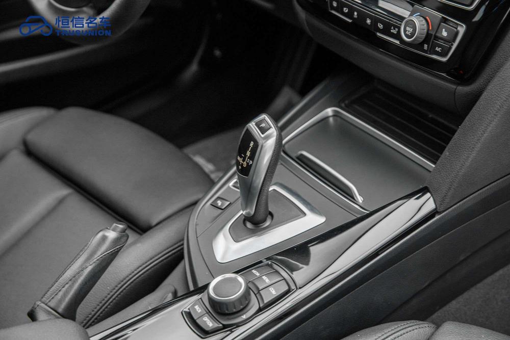 BMW 3 Series GT 2018 320i Fashion – фото 16