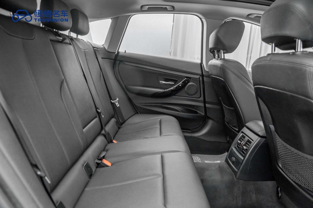 BMW 3 Series GT 2018 320i Fashion – фото 20