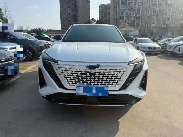 Changan Auchan Z6 2023 Model Blue whale 1.5T DCT Smart Prestige Model