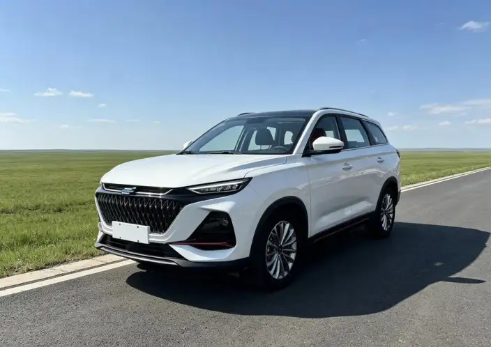 Changan Auchan X7 PLUS 2022 Model 1.5T Automatic Blue Whale Edition Exclusive Model