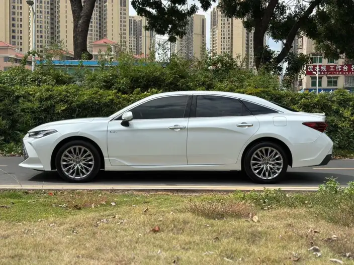 Toyota Avalon 2024 Model Intelligent Hybrid 2.0L E-CVT Premium Edition