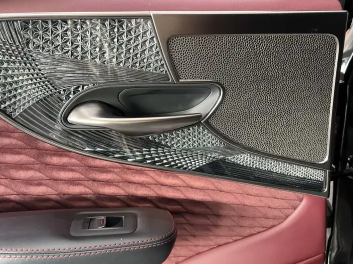 Lexus LS 2021 Model 500h Superior Edition – фото 6