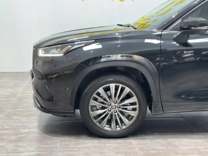 Toyota Highlander 2024 Model Hybrid 2.5L 4WD Supreme Edition 7 seat – фото 9