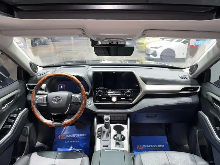 Toyota Highlander 2024 Model Hybrid 2.5L 4WD Supreme Edition 7 seat – фото 10