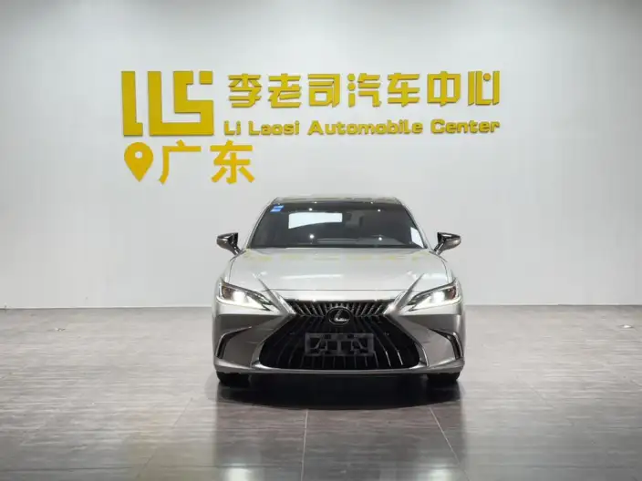 Lexus ES 2021 Model 200 Superior Edition