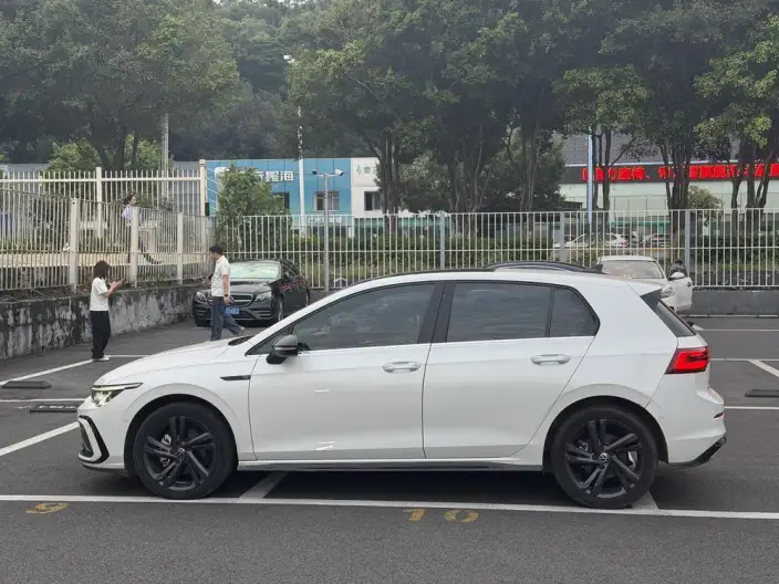 Volkswagen Golf 2023 Model 280TSI DSG R-Line Lite