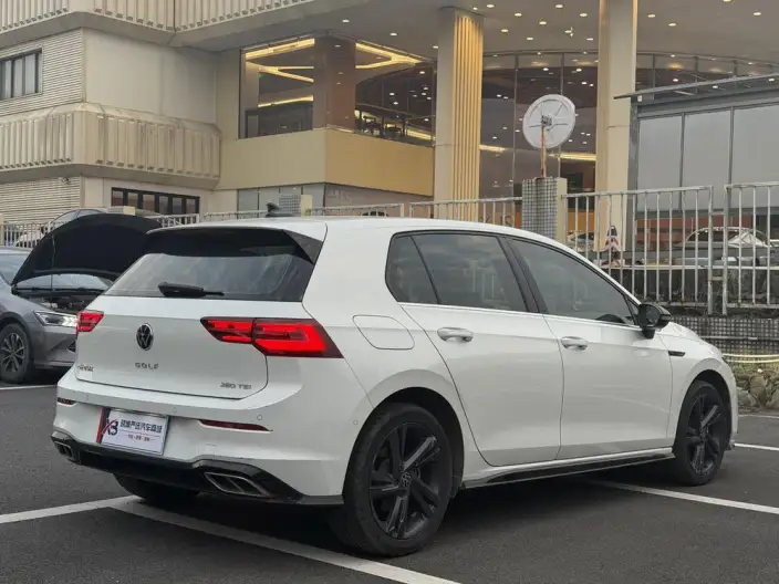 Volkswagen Golf 2023 Model 280TSI DSG R-Line Lite – фото 7
