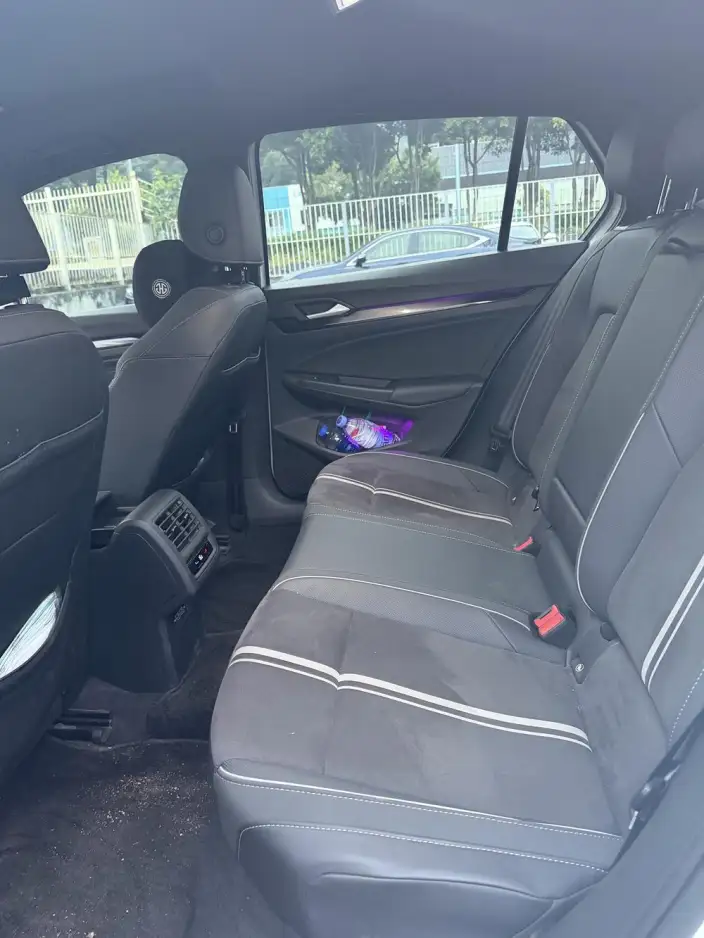 Volkswagen Golf 2023 Model 280TSI DSG R-Line Lite – фото 10