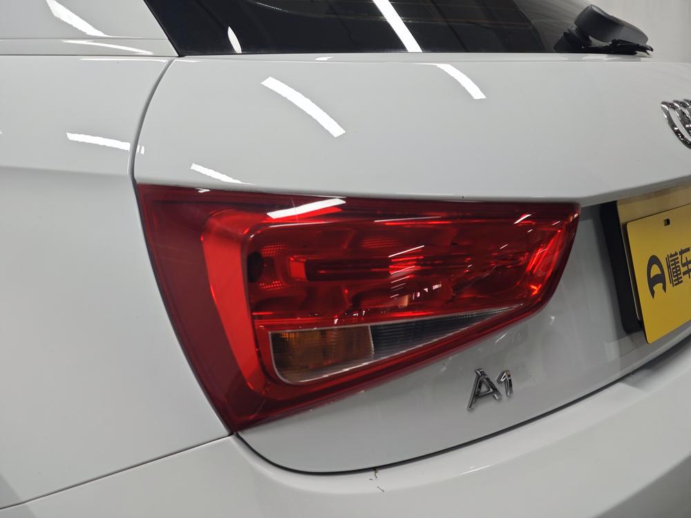 Audi A1 2013 модификация 30 TFSI Sportback Urban – фото 13