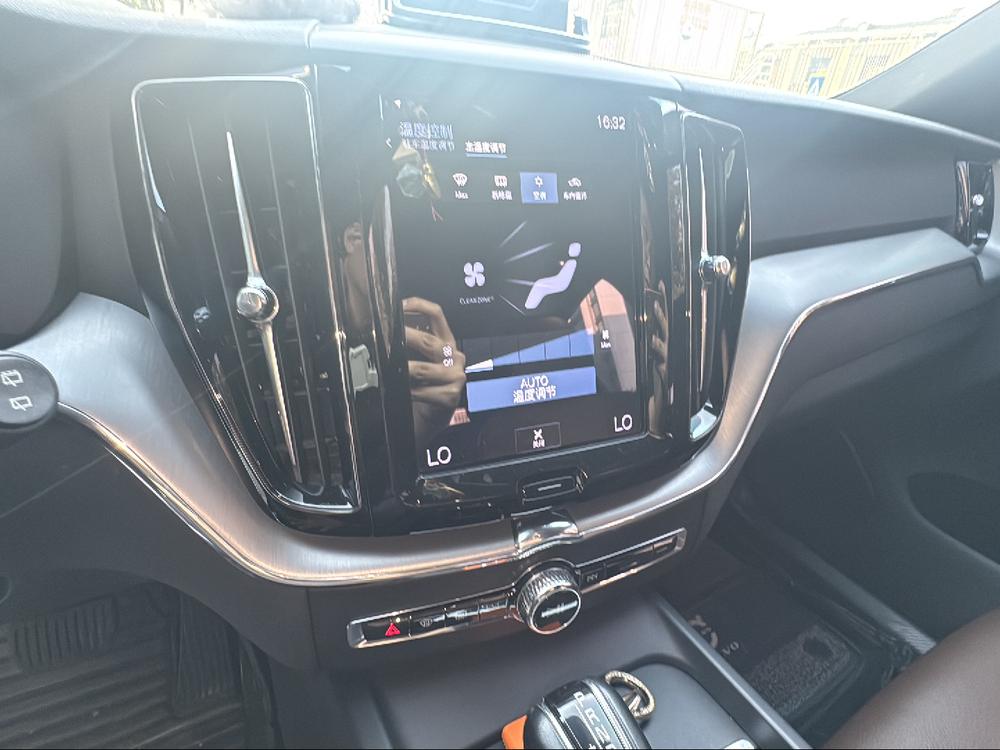 Volvo XC60 2021 T5 AWD Intelligent Refined Luxury – фото 8