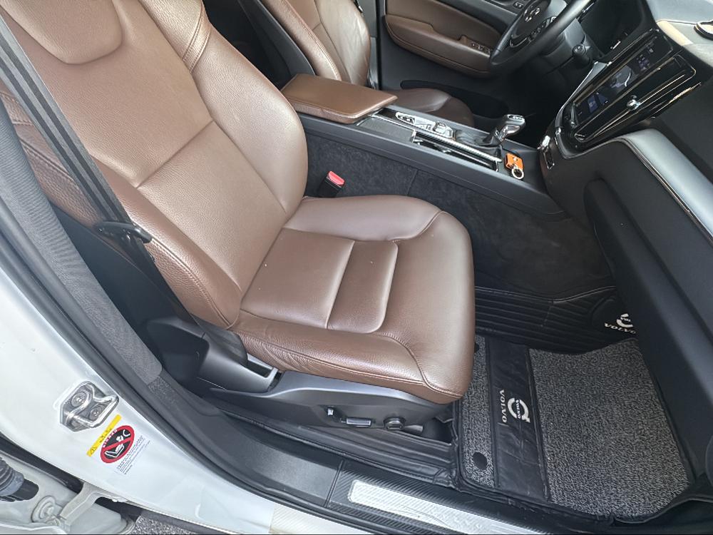 Volvo XC60 2021 T5 AWD Intelligent Refined Luxury – фото 11
