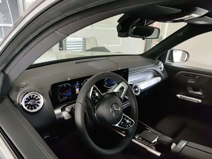Mercedes-Benz EQB 2023 Model EQB 260 – фото 5