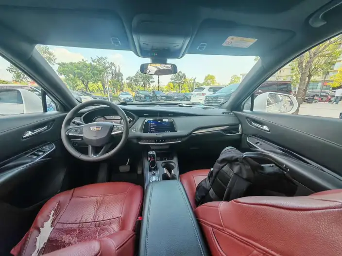 Cadillac XT4 2022 Model 28T 2WD Fashion Model – фото 6