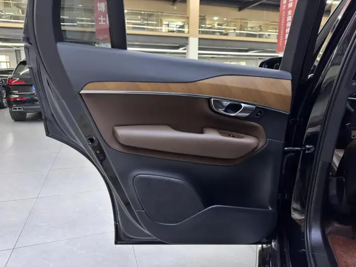 Volvo XC90 2022 Model B5 Zhixing Deluxe Edition 5 seat – фото 6