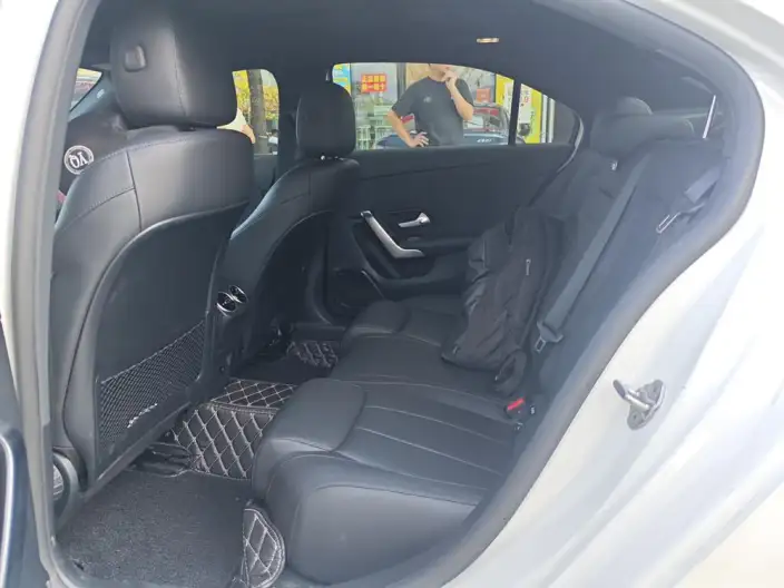 Mercedes-Benz A-class 2022 Model A 200 L Sports sedan Dynamic Edition – фото 9