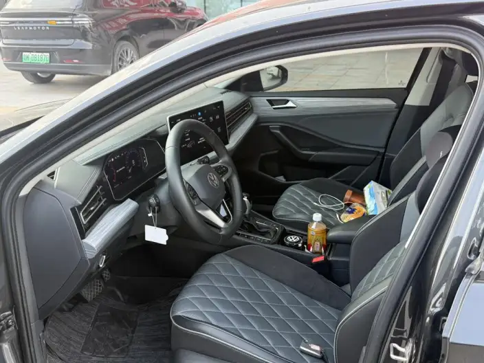 Volkswagen Sagitar 2023 Model 300TSI DSG Superior Edition – фото 8