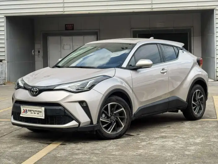 Toyota C-HR 2023 Model 2.0L Deluxe Edition – фото 1