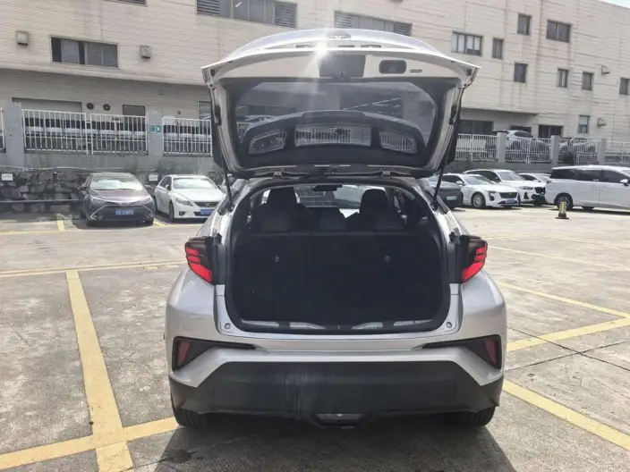 Toyota C-HR 2023 Model 2.0L Deluxe Edition – фото 9