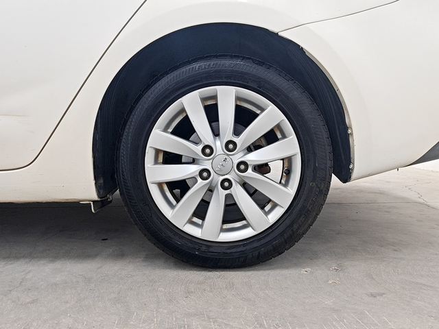 Kia K3 2015 1.6L Auto GLS – фото 9