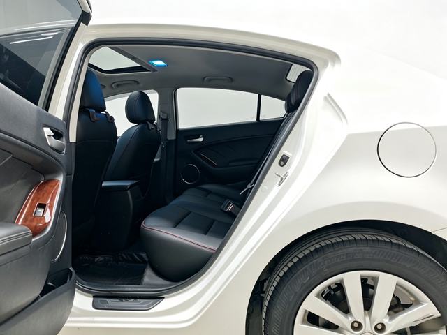 Kia K3 2015 1.6L Auto GLS – фото 18