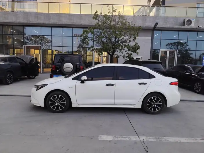 Toyota Levin 2024 Model Hybrid 1.8L Leading version – фото 3