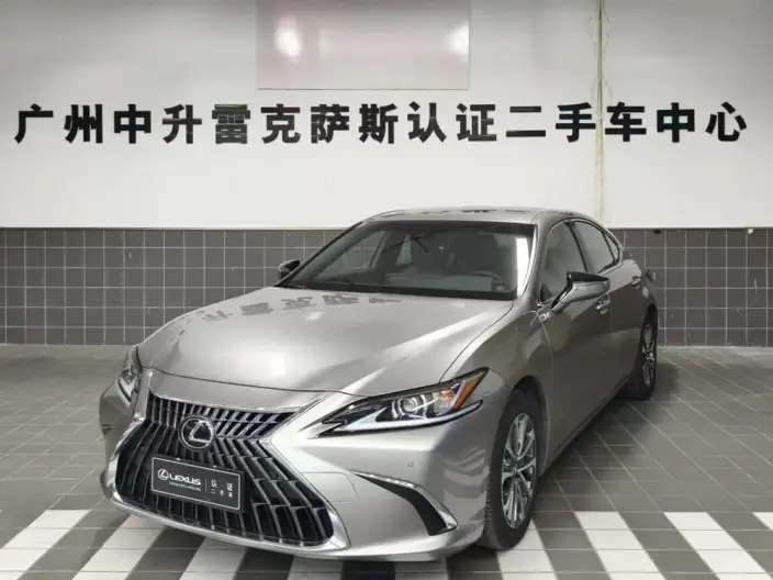 Lexus ES 2022 Model 300h Superior Edition