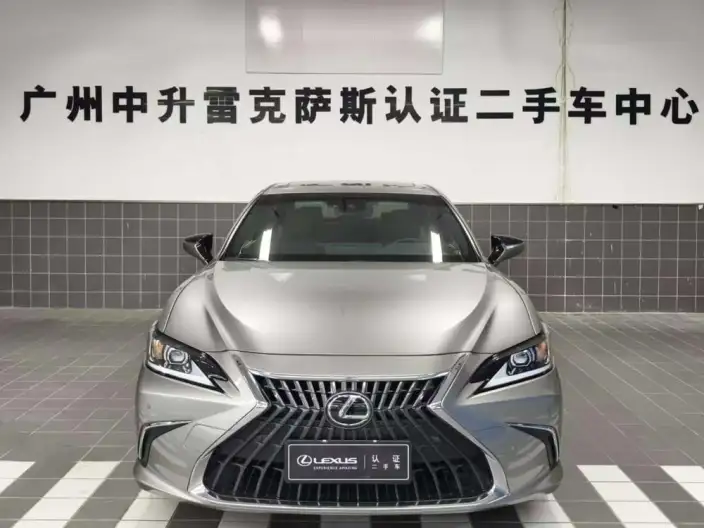 Lexus ES 2022 Model 300h Superior Edition