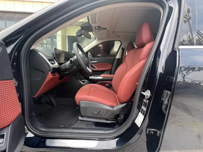 BMW X1 2026 Model sDrive25Li X Design Set – фото 10