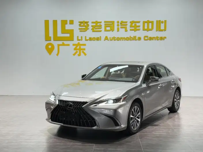 Lexus ES 2022 Model 200 Superior Edition