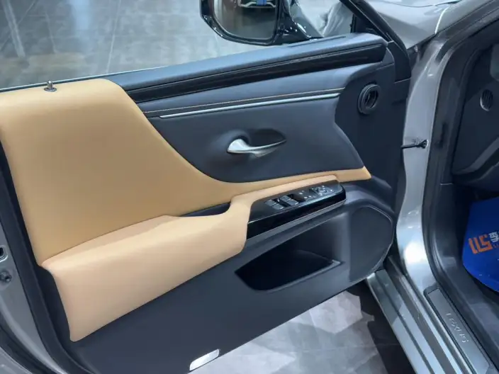 Lexus ES 2022 Model 200 Superior Edition – фото 10