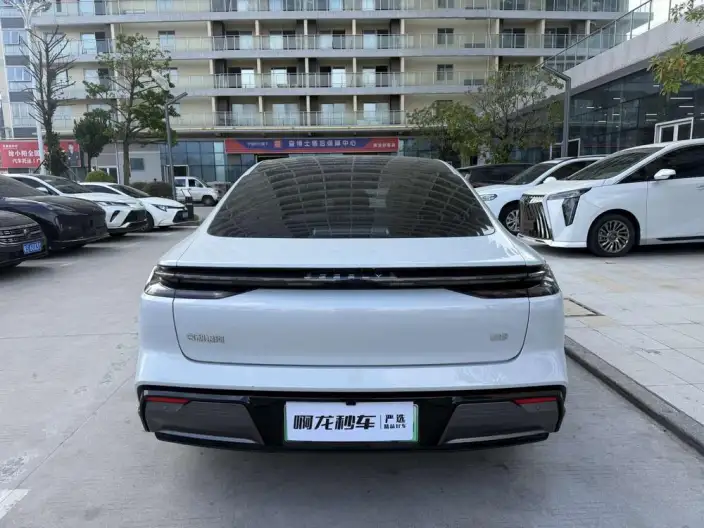 Geely Galaxy E8 2024 Model 550km PRO
