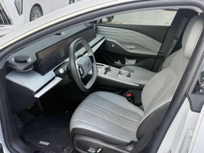 Geely Galaxy E8 2024 Model 550km PRO – фото 8