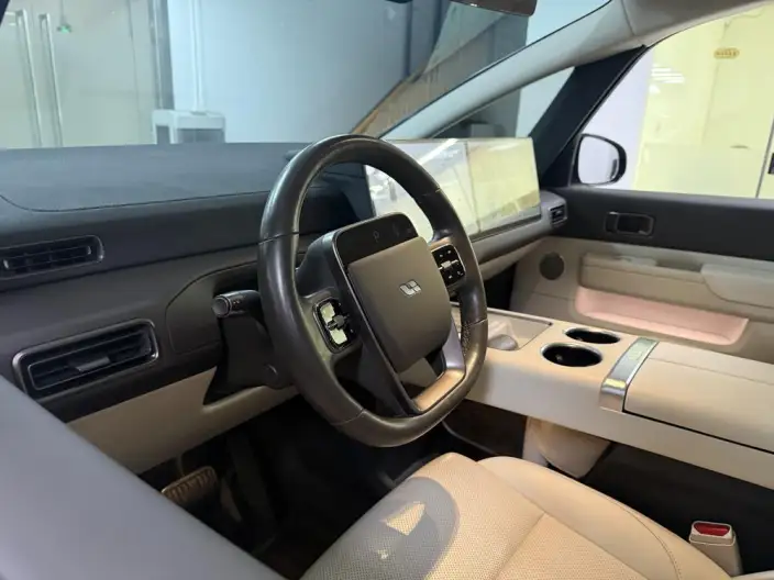 Li Auto MEGA 2024 Model Ultra Edition – фото 10