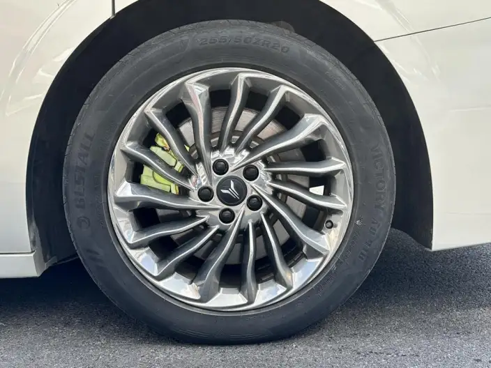 VOYAH Dreamer PHEV 2024 Model Ultra-long Endurance Ultimate Edition – фото 7