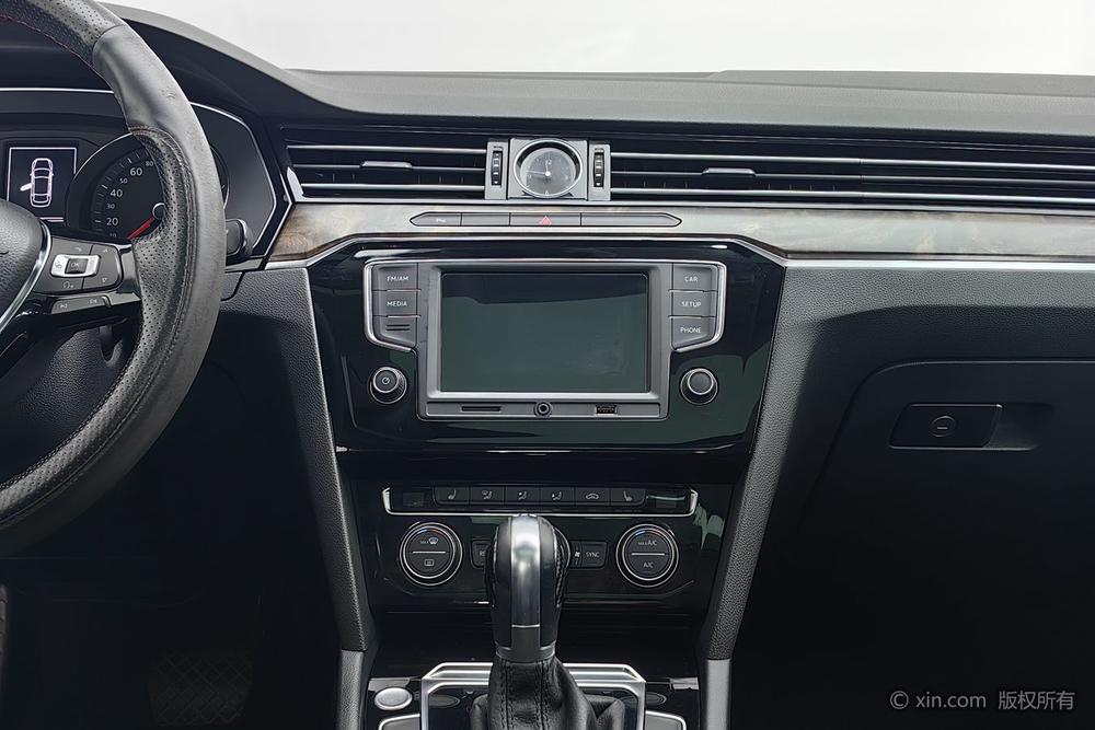 Volkswagen Magotan 2017 330TSI DSG Luxury – фото 11