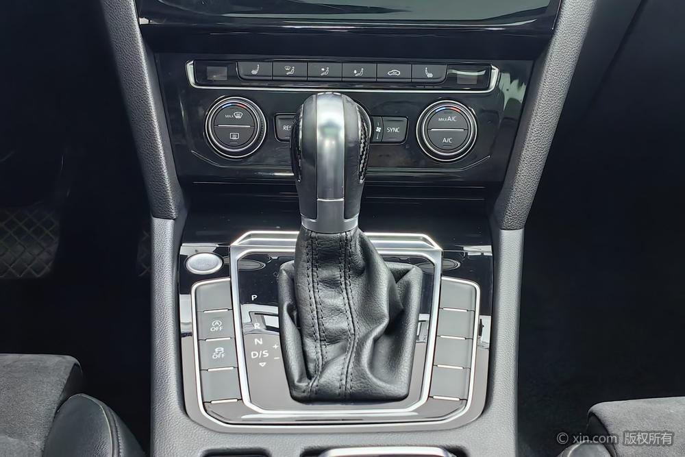 Volkswagen Magotan 2017 330TSI DSG Luxury – фото 14