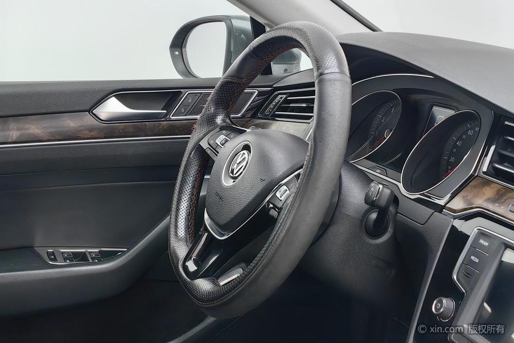 Volkswagen Magotan 2017 330TSI DSG Luxury – фото 16