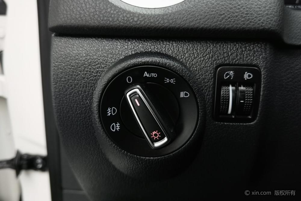 Volkswagen Tiguan 2017 300TSI Automatic 2WD Silk Road Comfort – фото 17