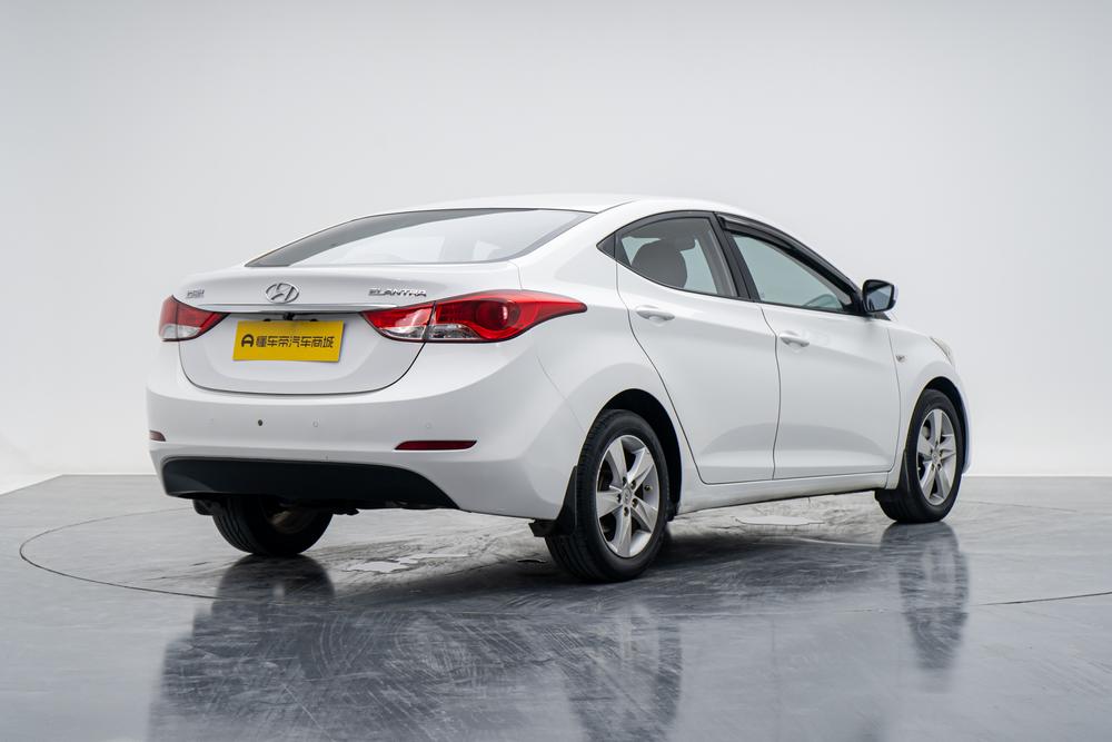 Hyundai Elantra 2012 модификация 1.6L автоматическое Fashion – фото 7