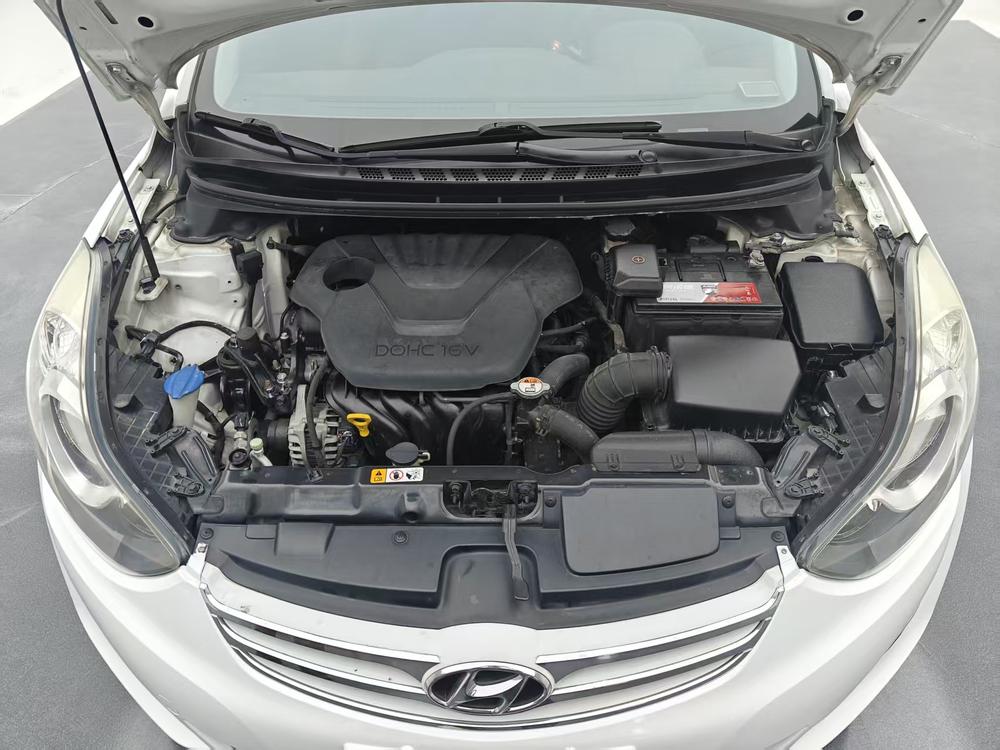 Hyundai Elantra 2012 модификация 1.6L автоматическое Fashion – фото 10