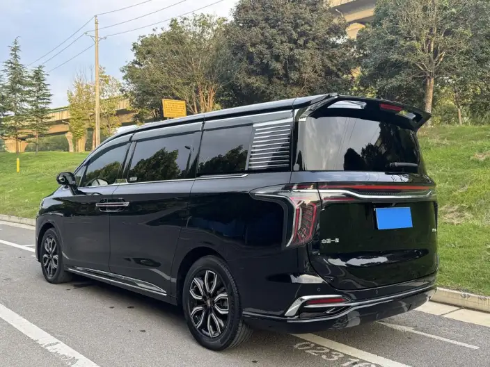 HONGQI HQ9 2022 Model Smart Flag Enjoy Edition – фото 5