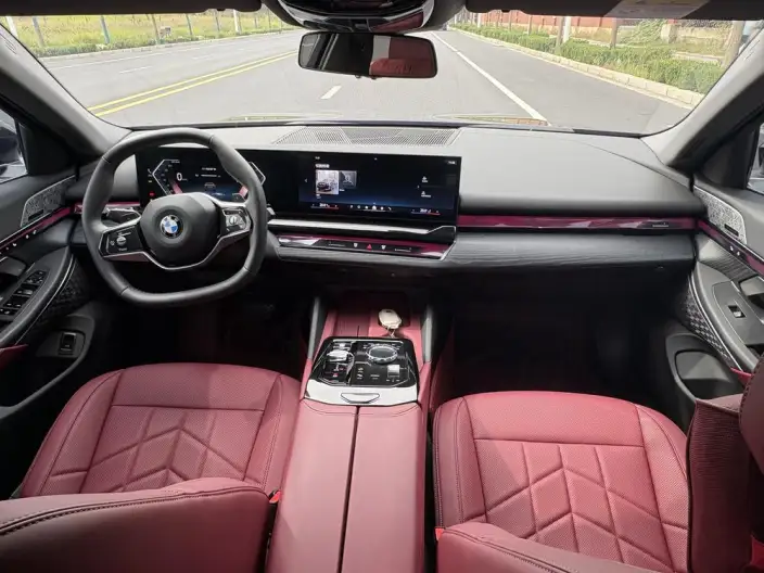 BMW 5 Series 2025 Model Facelift 530Li Leading Model Luxury Set – фото 9
