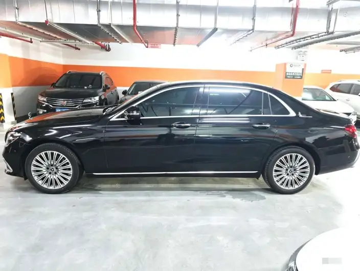 Mercedes-Benz E-Class 2023 Model E 300 L Luxury Model sedan – фото 3