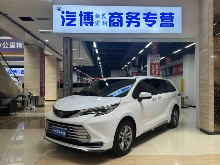 Toyota Sienna 2024 Model Hybrid 2.5L Comfort Edition – фото 1